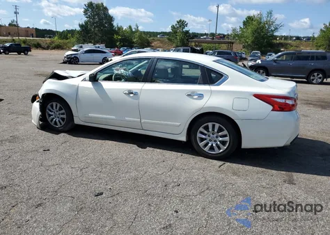 2016 Nissan Altima 2.5 z USA, uszkodzony, nr VIN 1N4AL3AP9GC262123